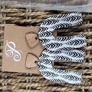 Plunder earrings nwt new with tags